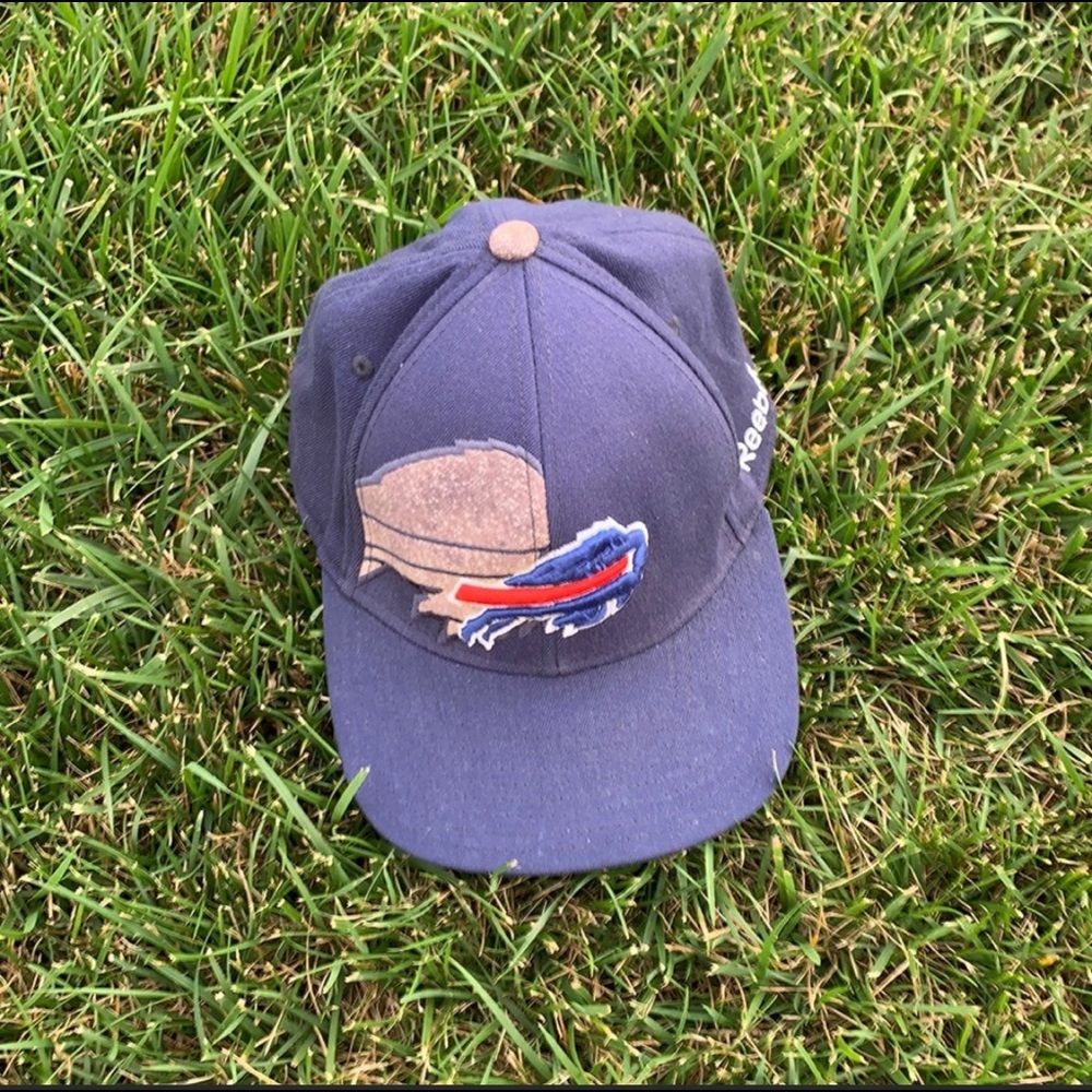 Vintage Buffalo Bills Fitted Hat 🏈🦬